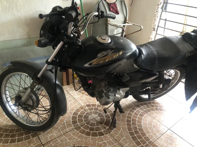 Vendo Titan 125 ano 2003