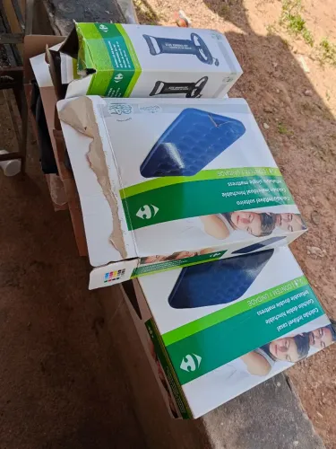Vendo colchões inflável sendo 2de casal e um de solteiro com a bomba todos semi novo