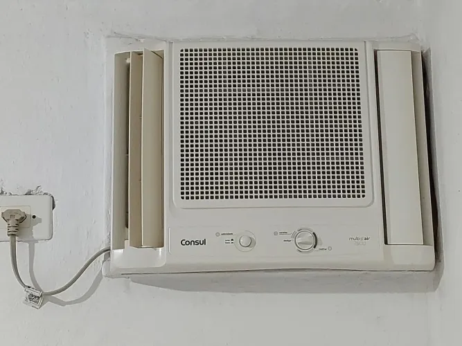Vende-se Vendo ar-condicionado de parede em excelente funcionamento! ACEITO CARTÃO