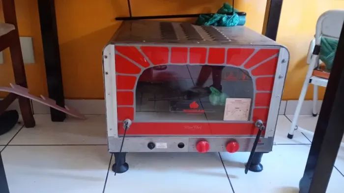 VENDO FORNO A GÁS PARA PIZZAS E BOLOS