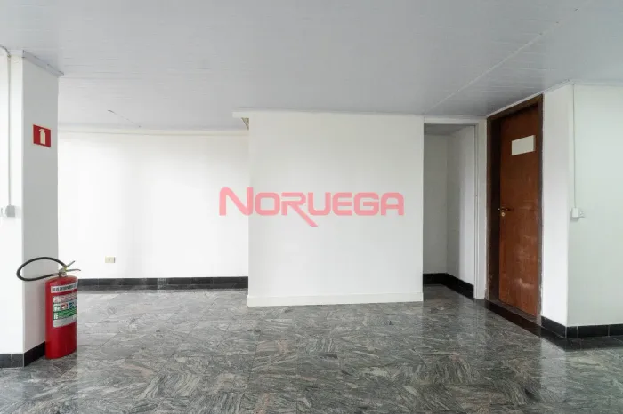 Loja para alugar no bairro boa vista em Curitiba com 2 banheiros e 90m²