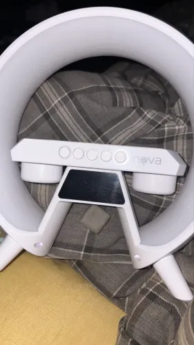 Lâmpada LED com carregador por indução