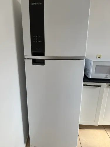 Vendo geladeira Brastemp semi nova