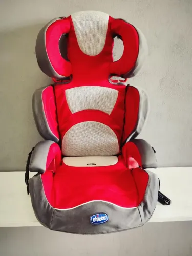 Cadeirinha para carro Chicco de 15 até 36kg Reclinável Higienizada Isofix