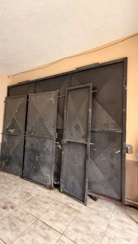 Portão de Ferro Usado Garagem e Social - Vários Tamanhos