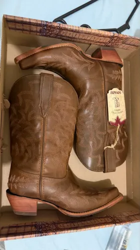 Bota Country Feminina Coyazes em Couro Legítimo - Nova com Etiqueta e Caixa