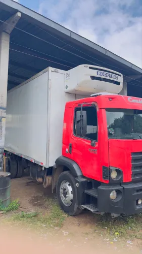 Baú refrigerado 6,80m - Caminhão Toco