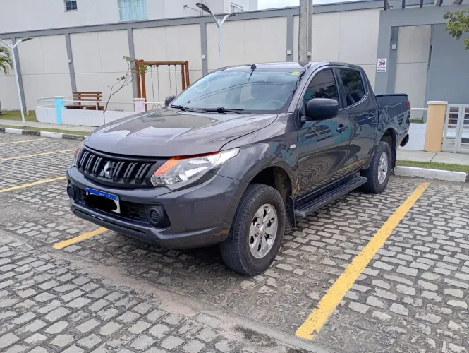 Mitsubishi L200 Triton Sport GLX 2.4 CD Diesel Mec. 2019