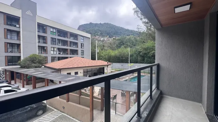 Apartamento à venda no Condomínio Taunay, em Corrêas, Petrópolis/RJ, com 2 quartos (1 suít