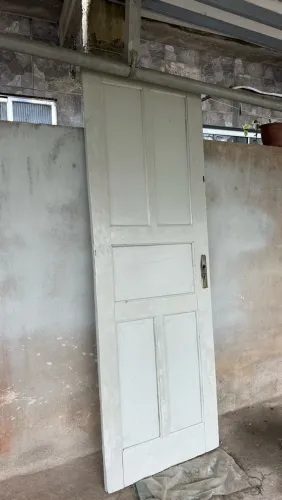 Porta de Madeira Maciça