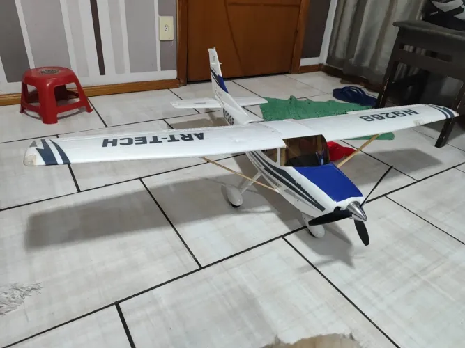 Cessna eletrico com 1,50 de asa