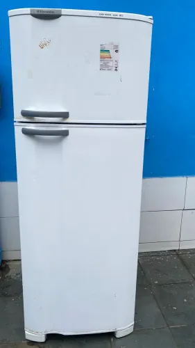 vendo geladeira electrolux