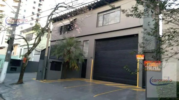 Excelente Galpão Comercial com 2 Mezaninos e 3 Vagas em Parque São Domingos, São Paulo