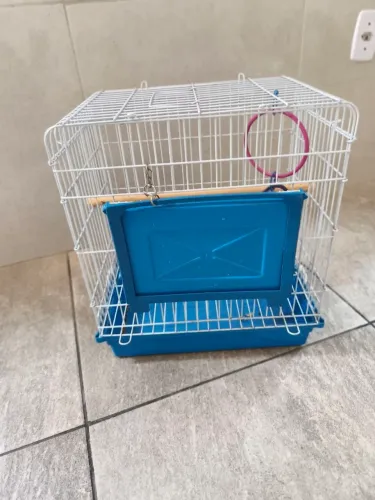 Vendo gaiola de calopsita usada apenas uma semana.