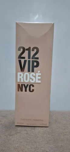 212 vip Rosé NYC Carolina Herrera