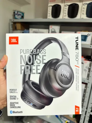 Fone JBL Tune 780NC - Preto
