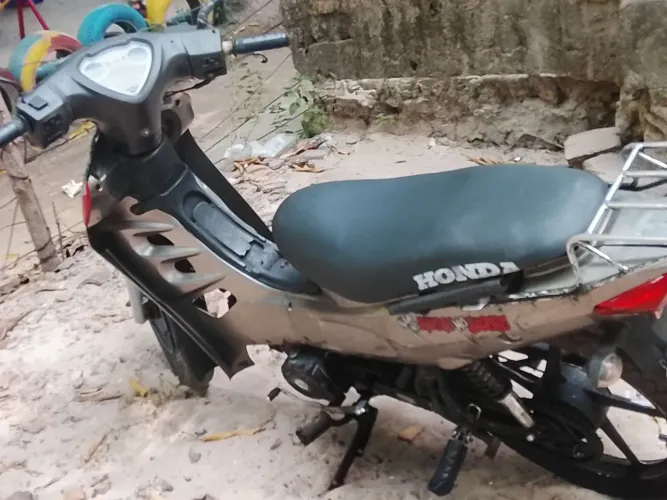 Moto pra retirada de peças 