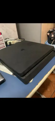 PLAYSTATION 4