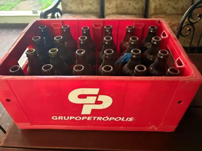 3 engradados 300ml Gorduchinha (Grupo Petrópolis) - usado, com 78 garrafinhas