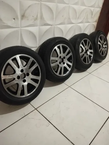 Vende-se rodas de liga leve 15 furação 4 x 100 dá no gol Palio Fiat e Chevrolet