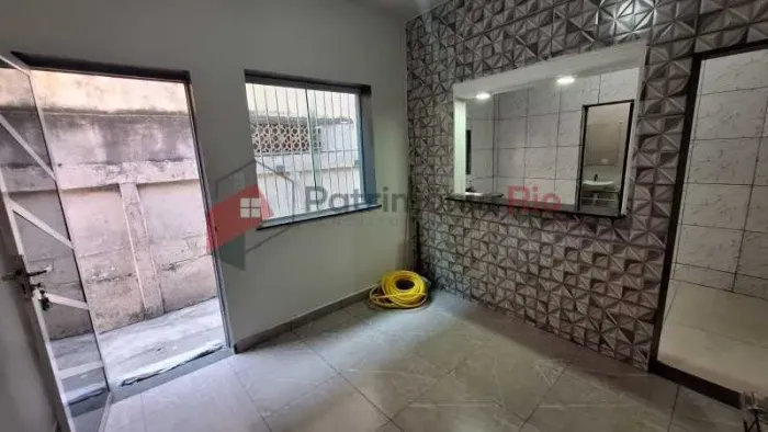 Casa linear de vila - Metrô Irajá - 1 quarto