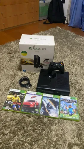 Xbox 360 super slim + 5 jogos