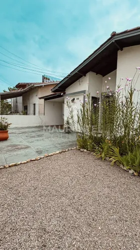 Casa com 3 dormitórios no Kobrasol