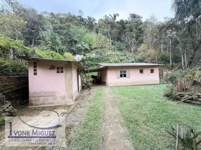Casa à Venda em Vale das Videiras, Petrópolis - 2 Dorms