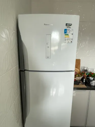 Geladeira Panasonic 387L no total nova