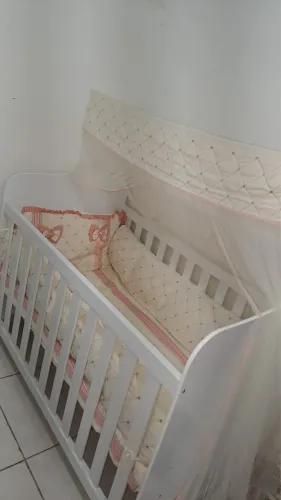Berço infantil seminovo 