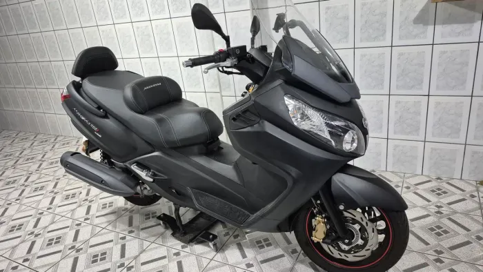 Scooter Maxym 400i-2022 ,ótimo estado ,revisada ,2°dono pneus novos, conforto e potência .