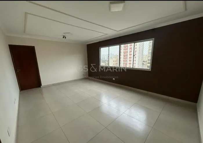 Apartamento para alugar no Ed. Saint Moritz, Vila Laesen