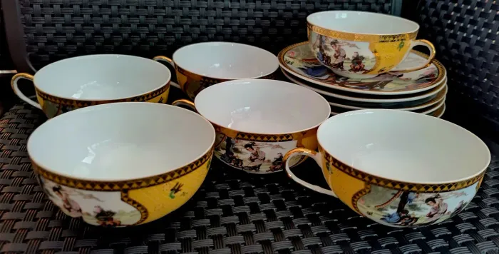 Conjunto de Xícaras de Porcelana (casca de ovo)