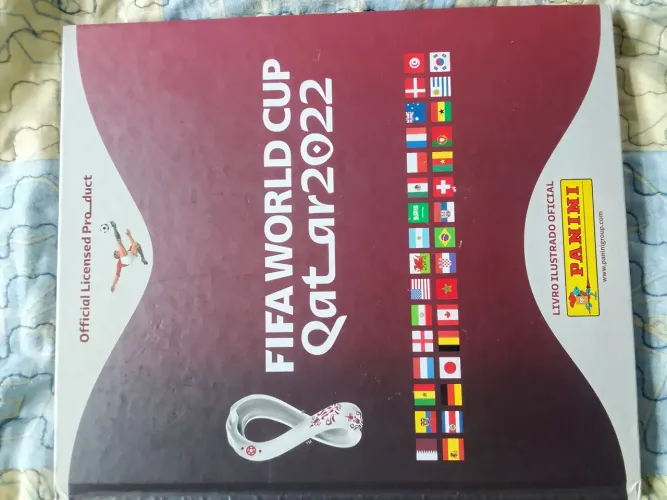 Álbum capa dura 2022 intacto
