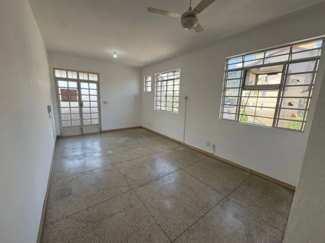 Sala para Alugar | 22m² | Banheiro Próprio | Energia Individual