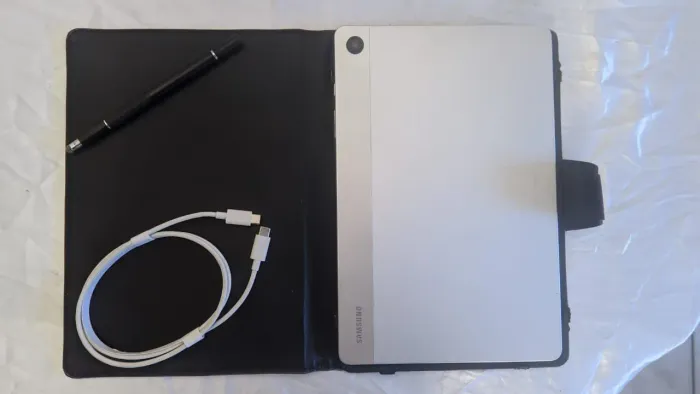 Samsung Galaxy Tab A9+(SM-X210), 128 GB, 8 GB RAM, Excelente estado.