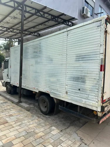Mercedes Benz 712C baú alumínio. Ótimo para fretes 