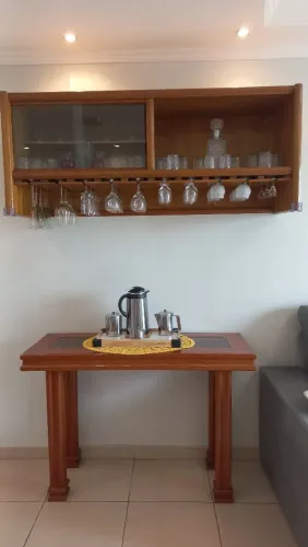 Bar com Aparador