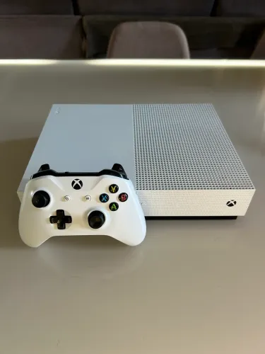 Xbox One S 1TB - Impecável!