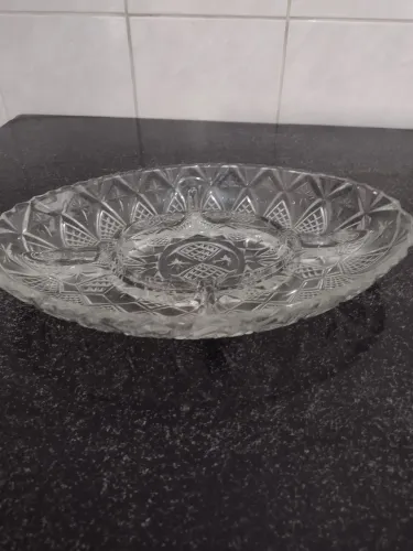 Vendo antiga petisqueira de cristal com divisórias