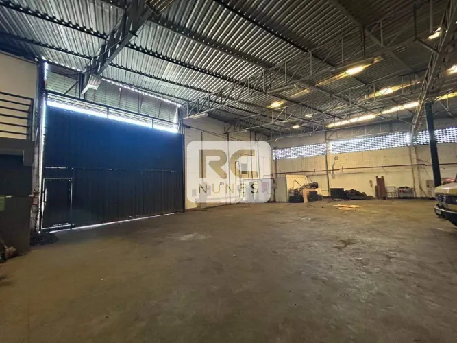 Galpão com área de 1.500m² no Bairro Maria Virgínia, Rua paralela à Av. Cristiano Machado 
