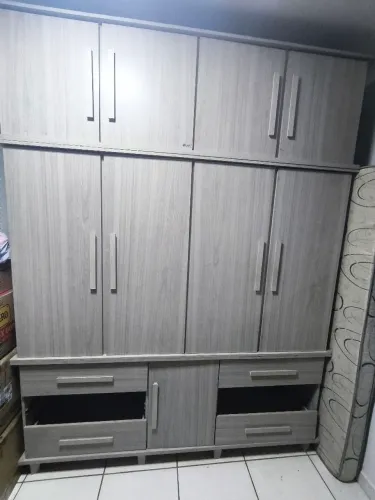 Vendo Guarda-Roupa Madeira Pura