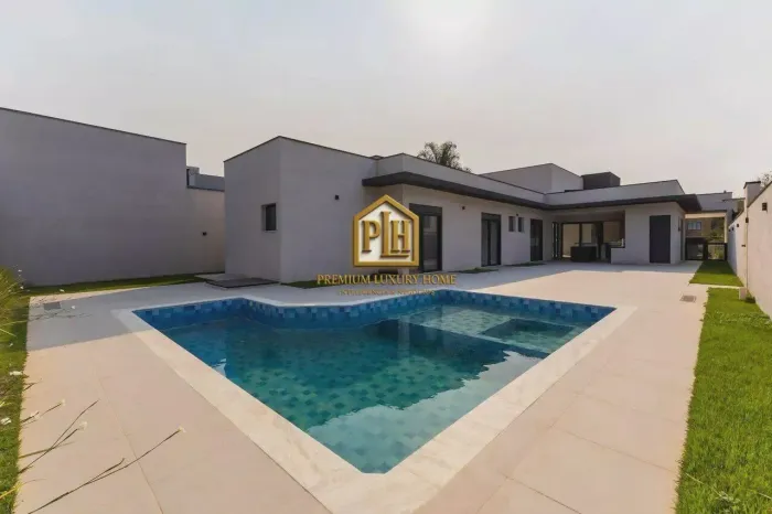 Casa Térrea à Venda no Condomínio Figueira Garden em Atibaia  Modernidade, Lazer e Seguran