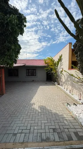 Casa de Esquina C/ 3 Quartos, Garagem, Área Gourmet, Boehmerwald Analisa Trocas
