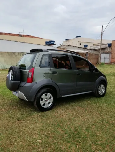 Fiat Idea Adv./ Adv.lock.dualogic 1.8 Flex 5P 2010