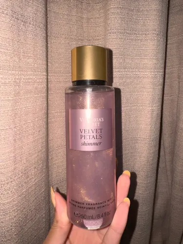 VICTORIA?S SECRET VELVET PETALS SHIMMER 