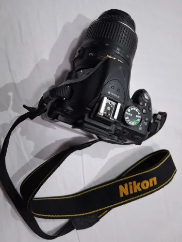 Nikon D5200 - semi nova