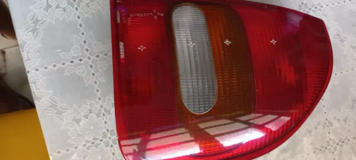 Lanterna traseira Corsa sedan 98