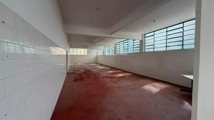 Casa para aluguel possui 500 metros quadrados em Mosela - Petrópolis - Rio de Janeiro