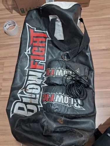 Saco de boxe mais luva